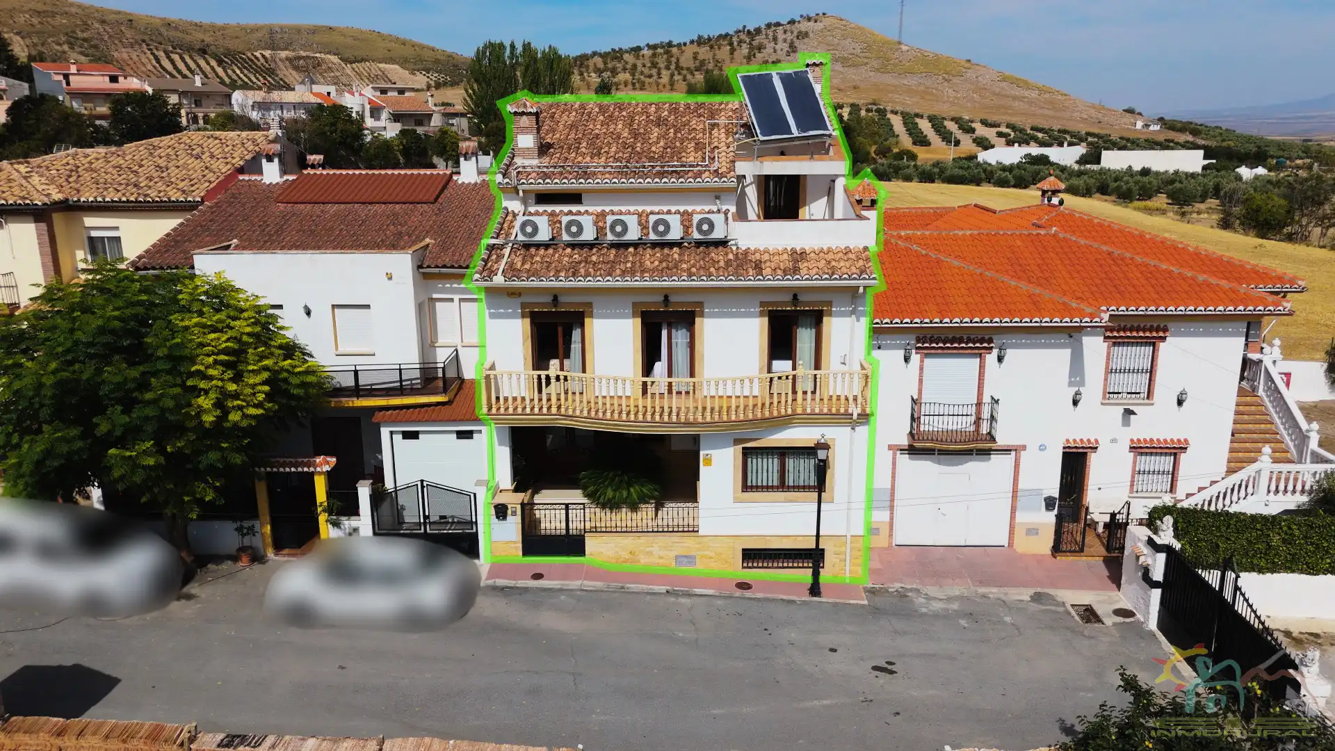 Außenansicht von Einfamilien-Reihenhaus zum Verkauf in Diezma mit Klimaanlage, Heizung und Privatgarten