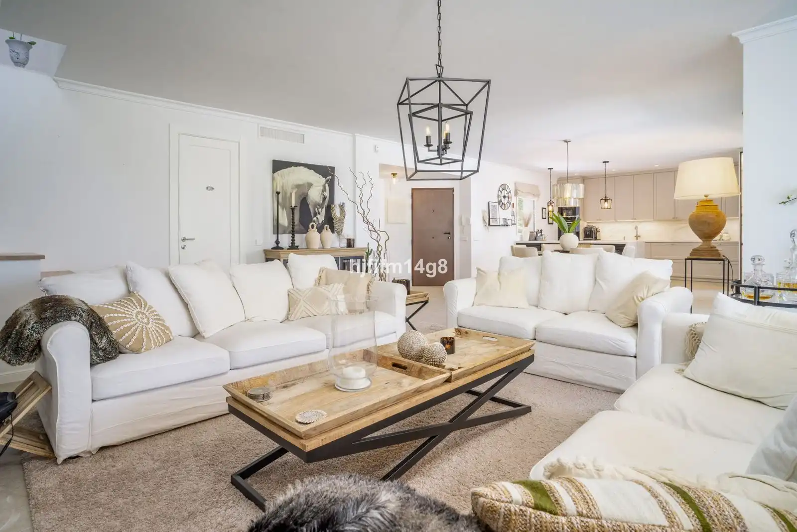Sala de estar de Piso en venta en Marbella con Aire acondicionado, Trastero y Amueblado