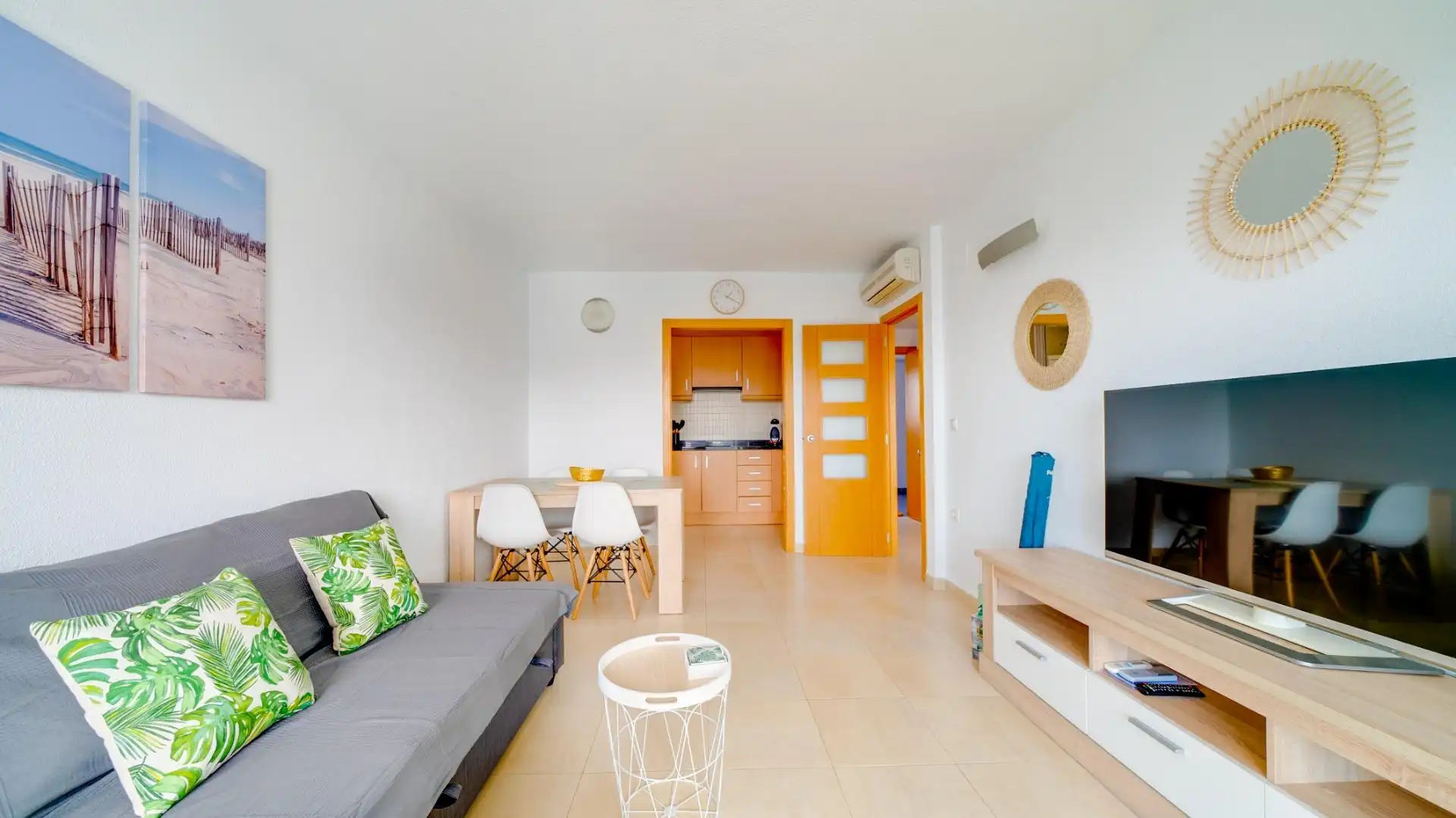Sala de estar de Apartamento de alquiler en Benidorm con Aire acondicionado, Calefacción y Jardín privado