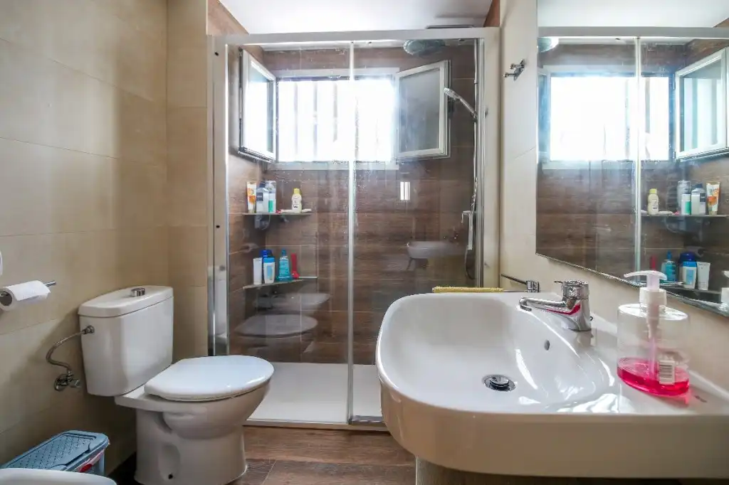 Badezimmer von Wohnungen zum Verkauf in Santa Margalida