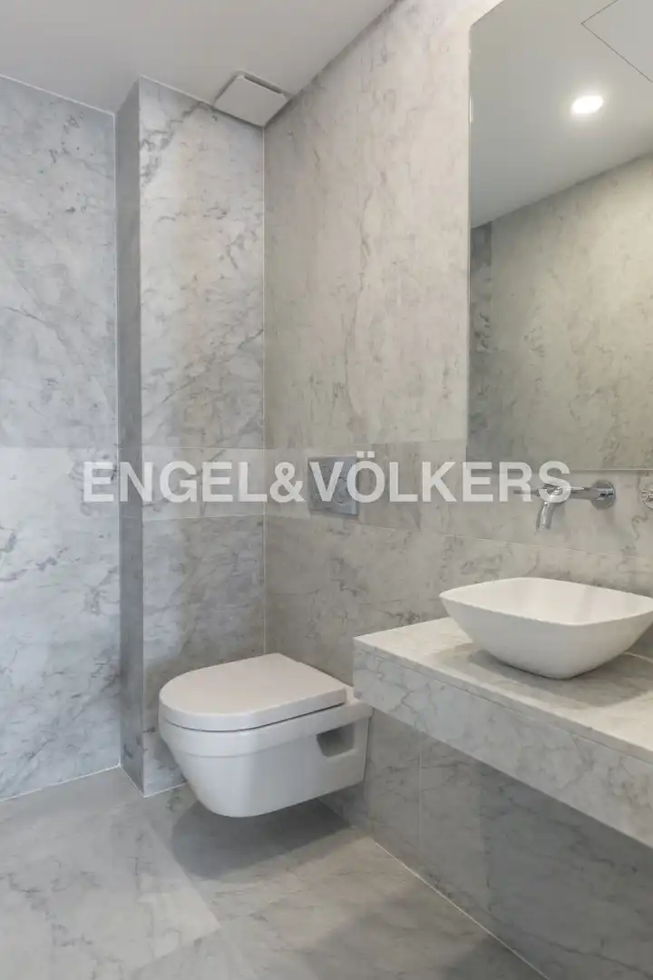 Bathroom of Flat for rent in Madrid  with Air Conditioner, Heating and Storage room