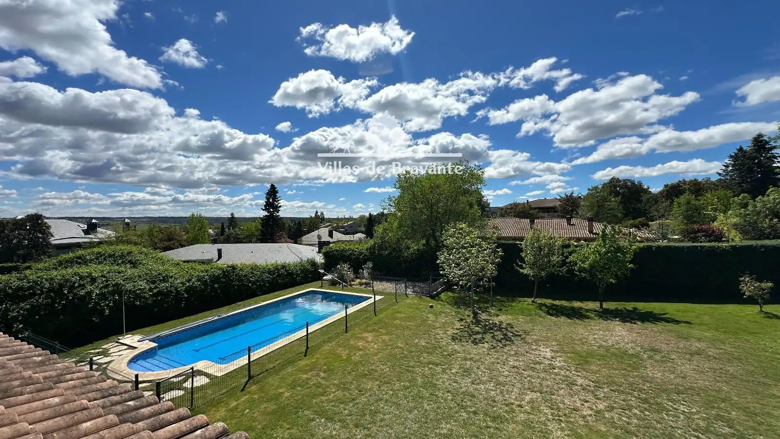 Garden of Houses for sale in Villanueva de la Cañada  with Air Conditioner, Heating and Parquet flooring
