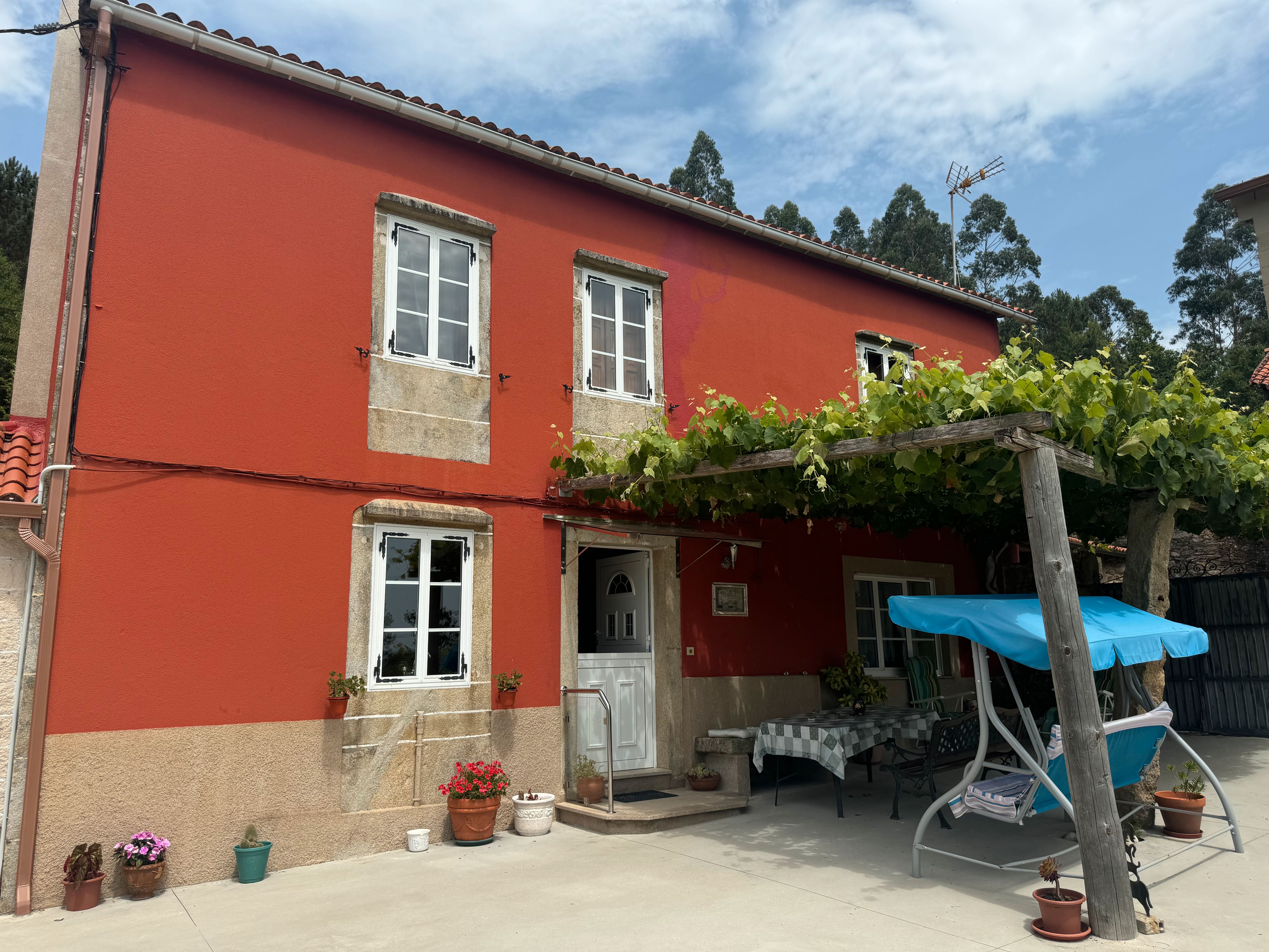 Vista exterior de Finca rústica en venda en Outes amb Calefacció, Jardí privat i Terrassa