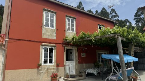 Casa de piedra restaurada en Lugar Sacido, Ayuntamiento de Outes.