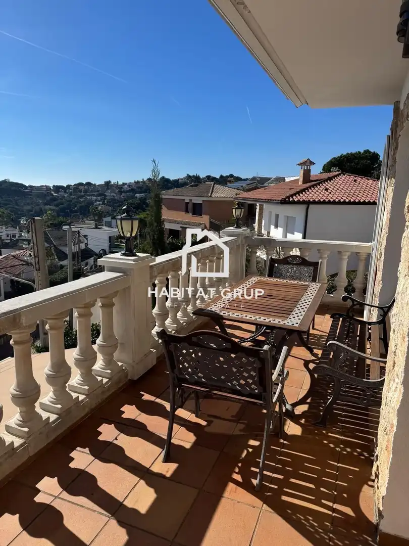 Casa con piscina en venta en Canyelles, imagen 3