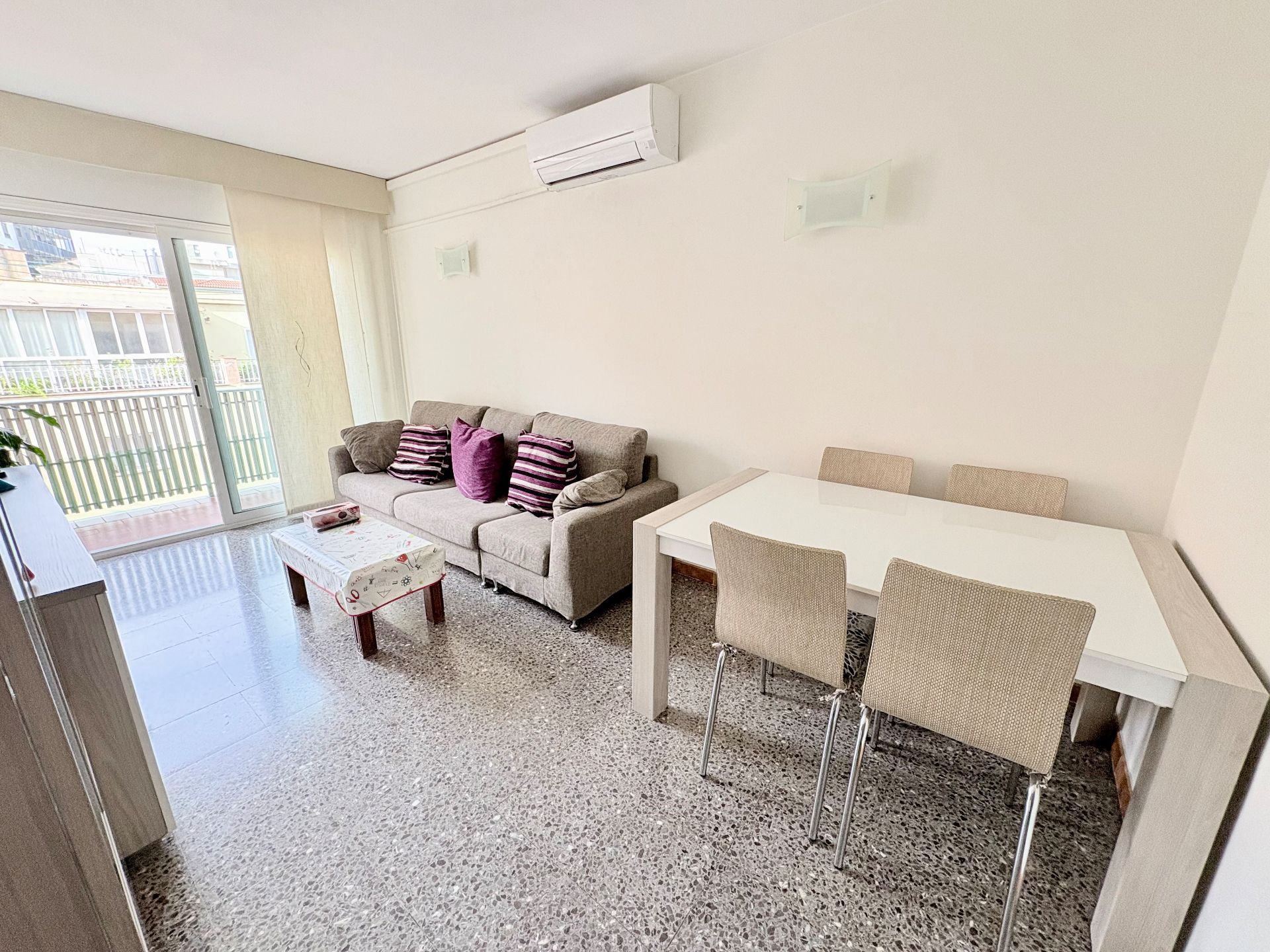 Sala de estar de Piso en venta en  Barcelona Capital con Aire acondicionado, Amueblado y Horno