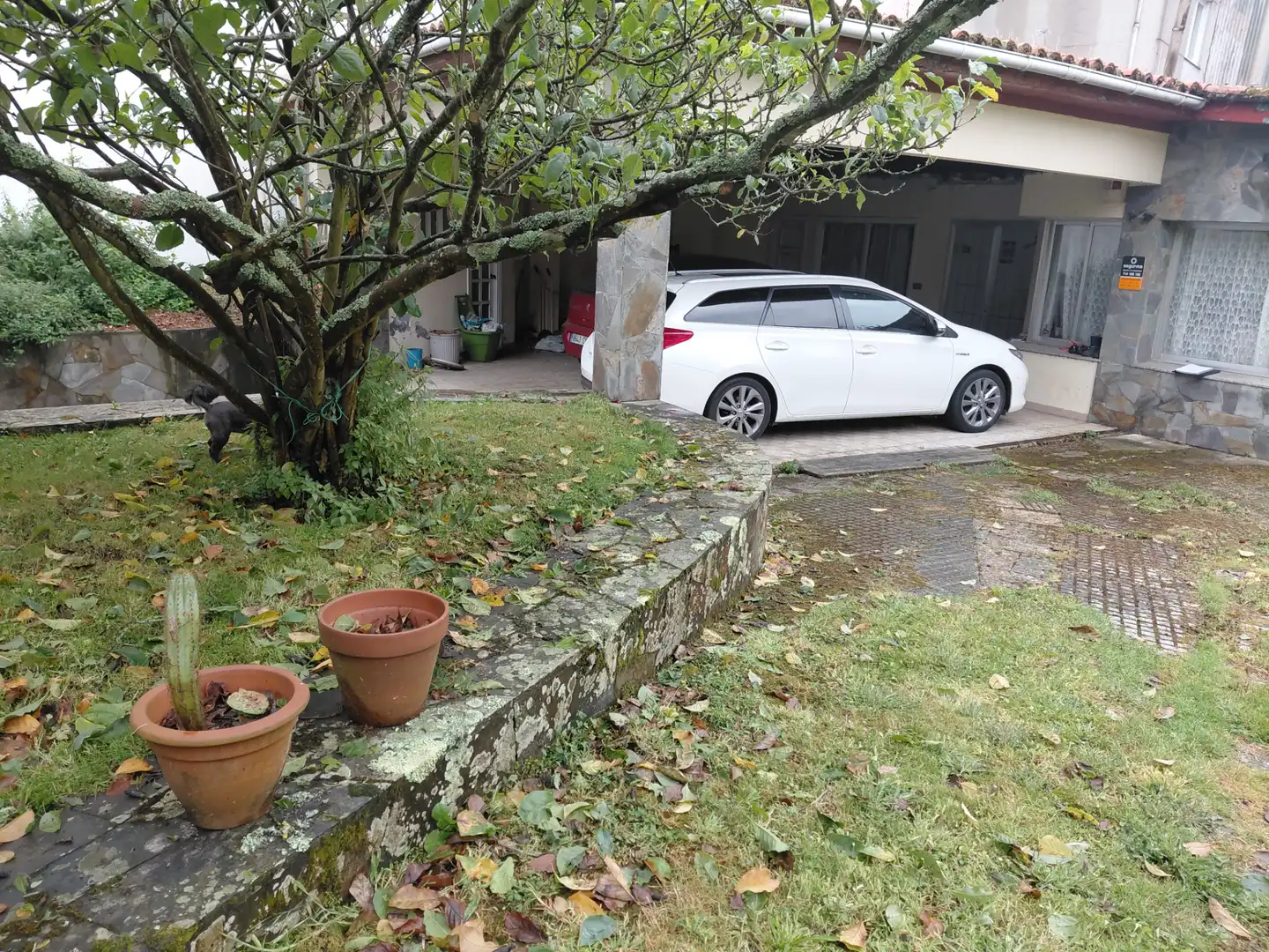Parking de Casa o chalet en venta en Oleiros con Calefacción, Jardín privado y Parquet