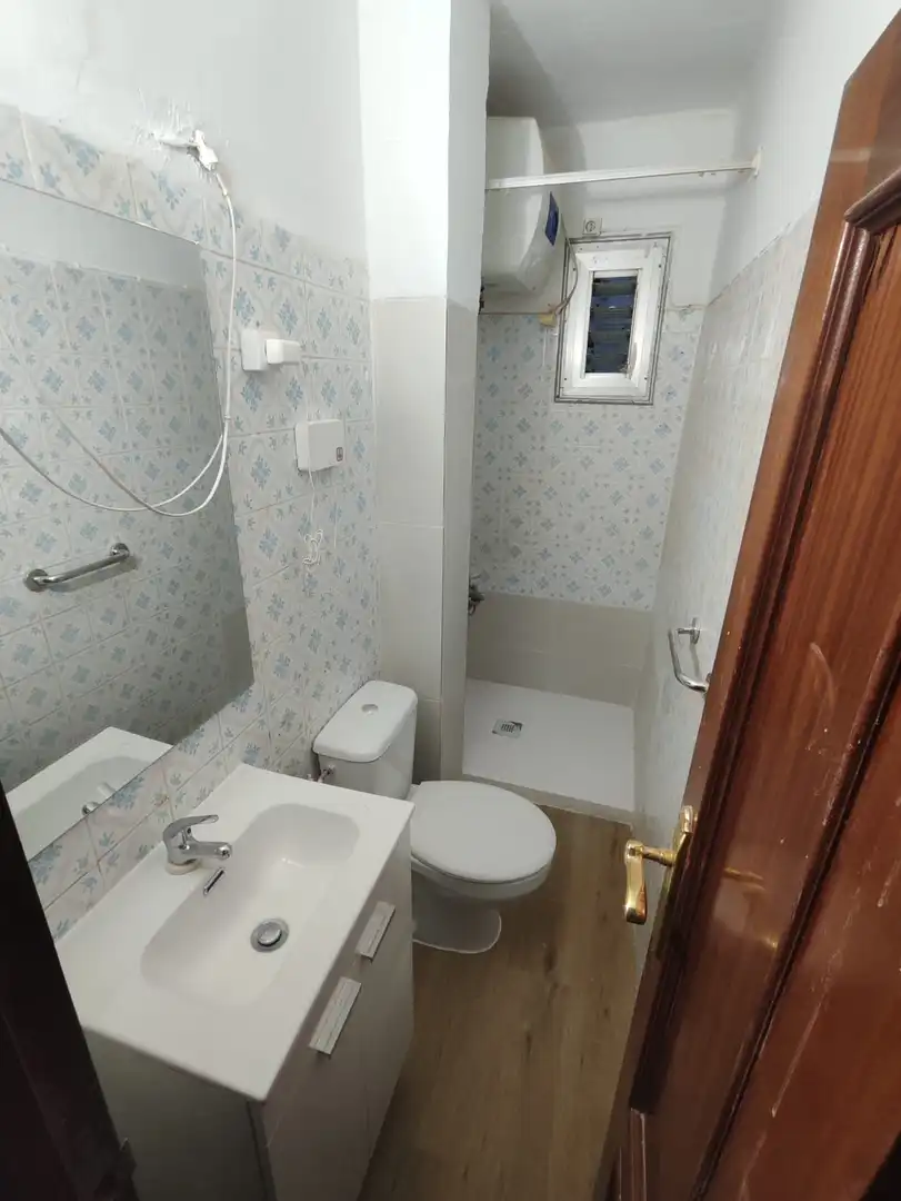 Baño de Piso de alquiler en Aldaia con Balcón