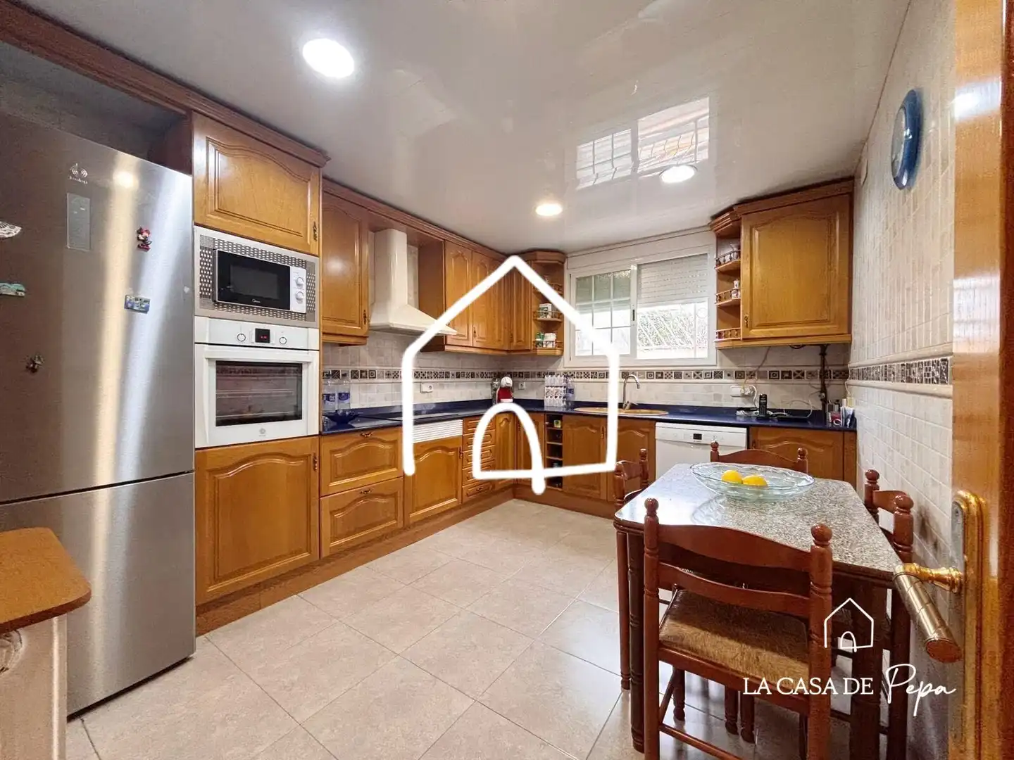 Cocina de Casa adosada en venta en Viladecans con Aire acondicionado, Calefacción y Jardín privado