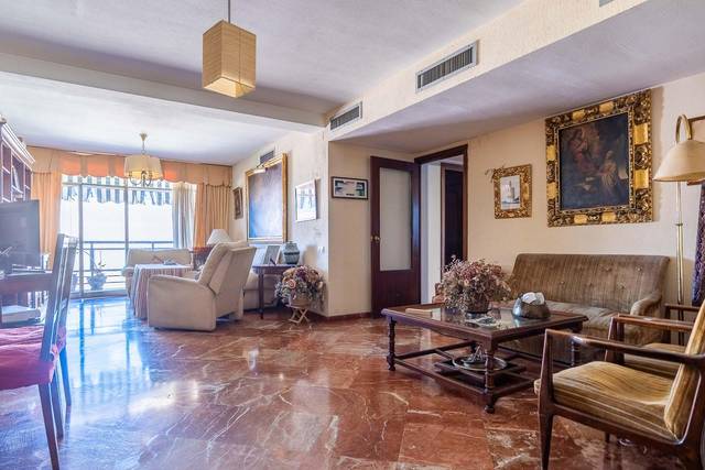 Piso en Venta en Avenida REINA MERCEDES, 29 en Sector Sur  - La Palmera - Reina Mercedes