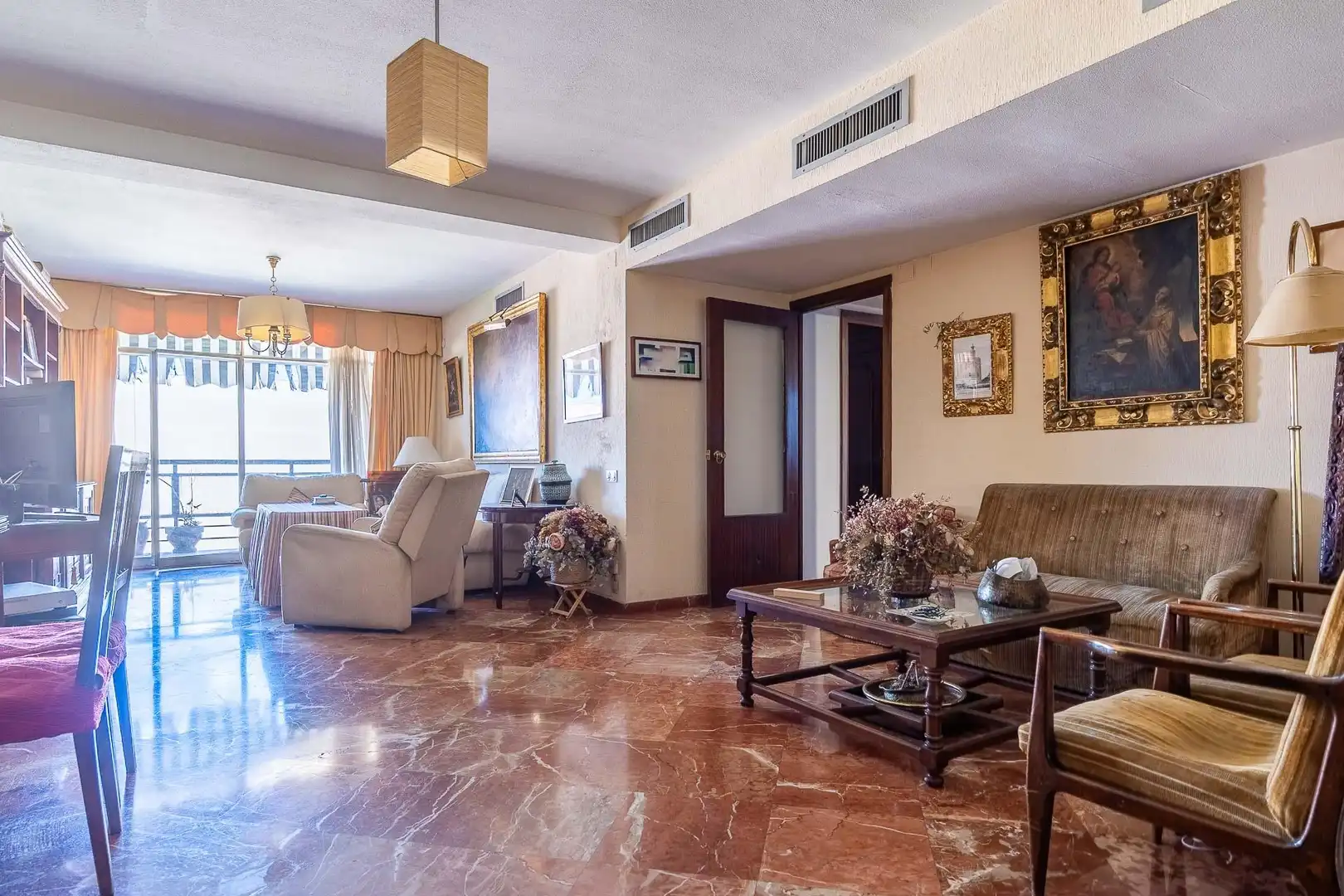 Sala de estar de Piso en venta en Sevilla con Aire acondicionado, Terraza y Trastero