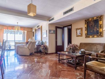 Wohnung mit Aufzug zum Verkauf in Avenida REINA MERCEDES 29