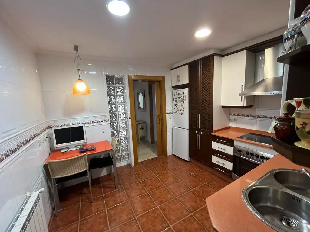 Küche von Wohnung zum Verkauf in Hellín mit Klimaanlage, Heizung und Abstellraum