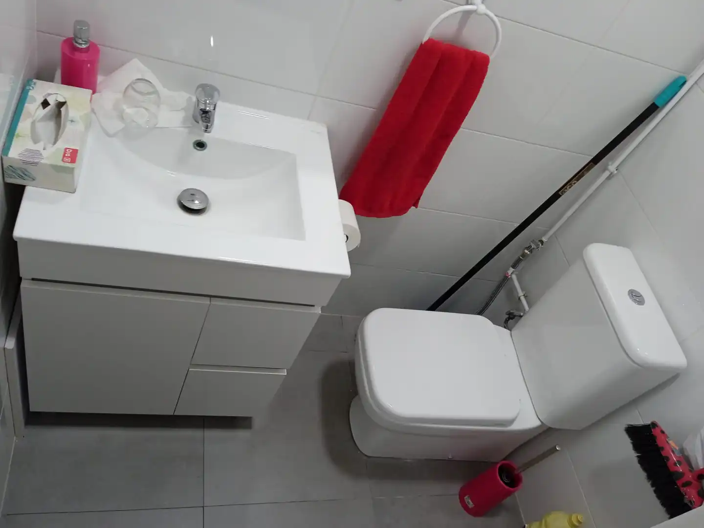 Badezimmer von Geschaftsraum zur Miete in Sant Cugat del Vallès mit Parkett