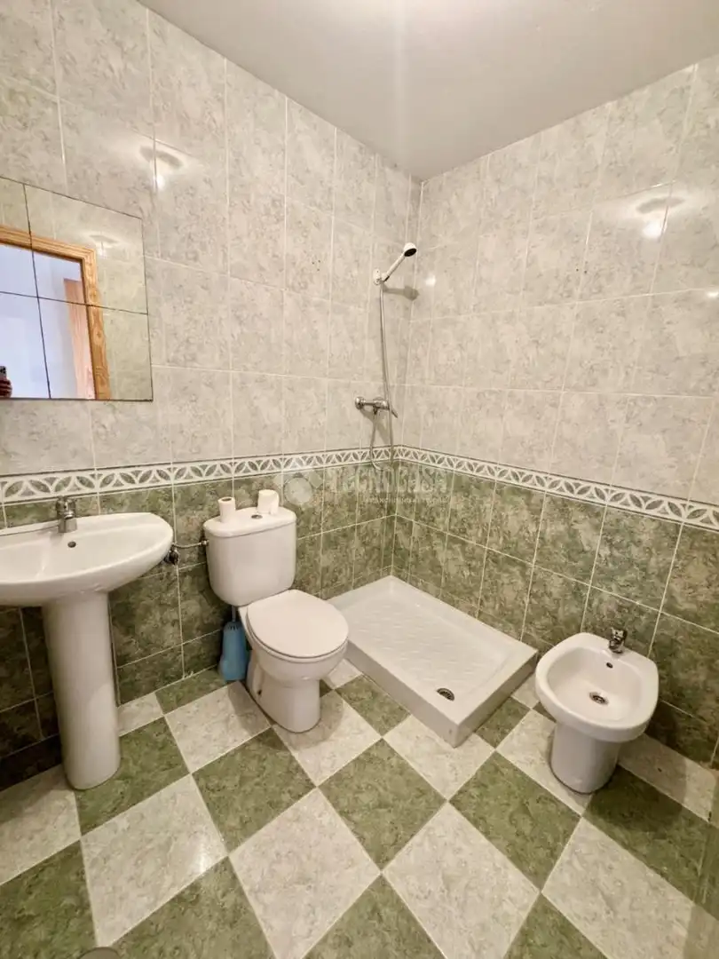 Badezimmer von Einfamilien-Reihenhaus zum Verkauf in Hita