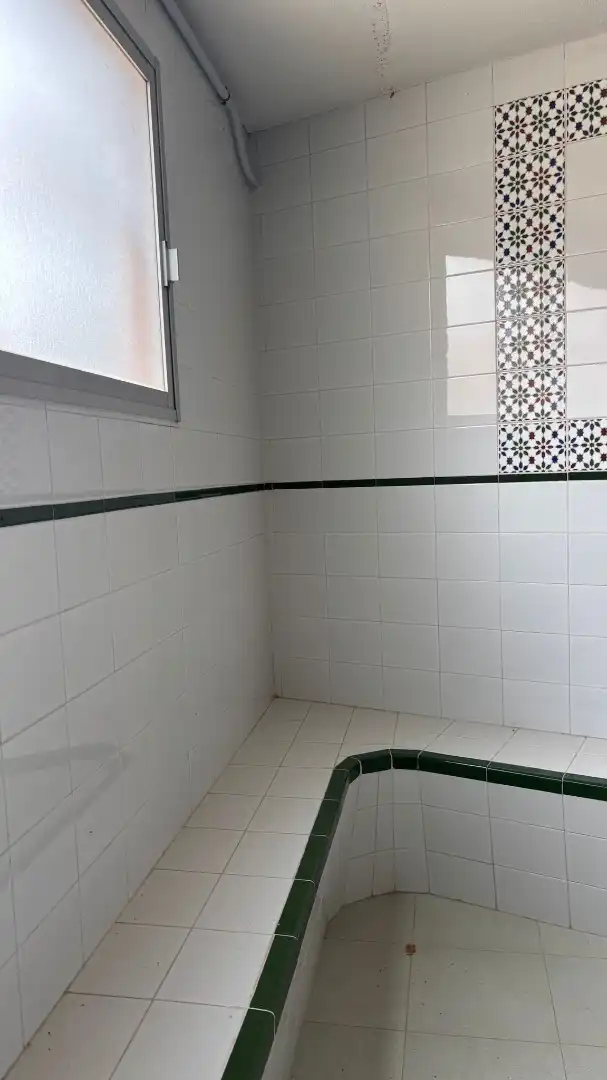 Bany de Casa o xalet en venda en Elche / Elx amb Jardí privat, Terrassa i Piscina