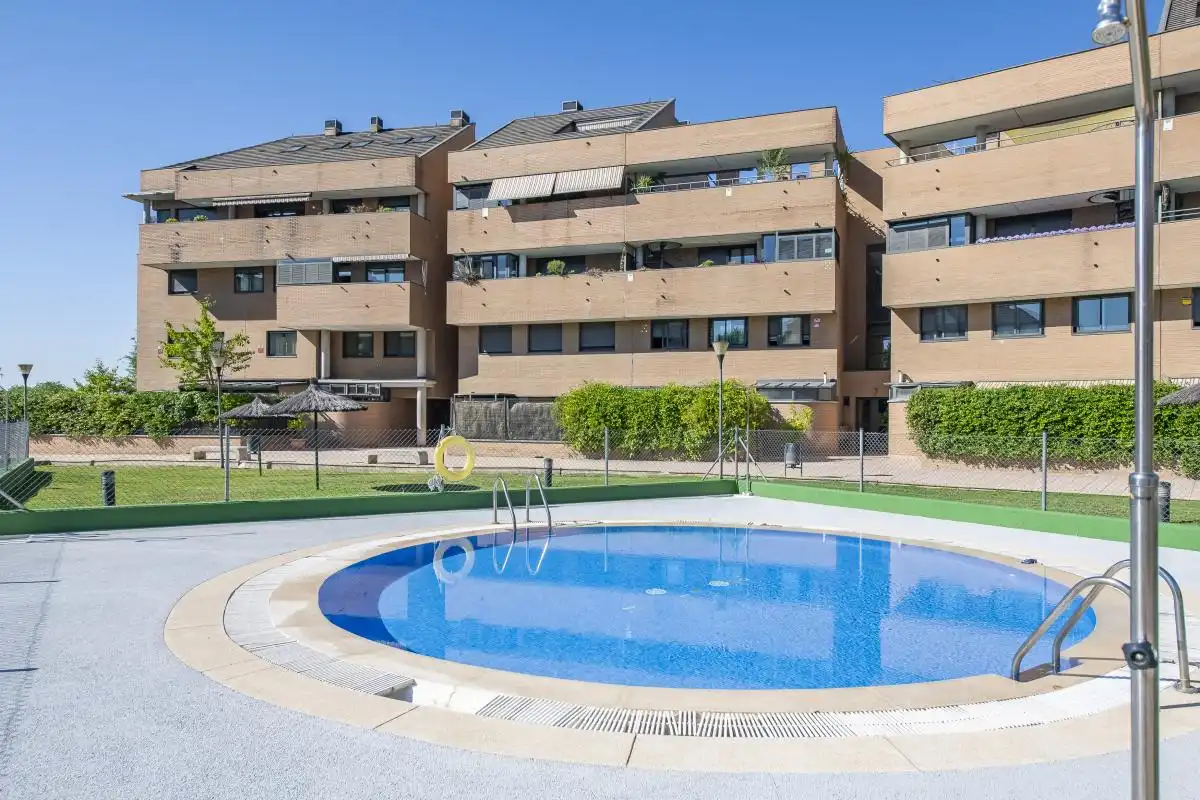 Piscina de Àtic en venda en Pozuelo de Alarcón amb Aire condicionat, Calefacció i Jardí privat