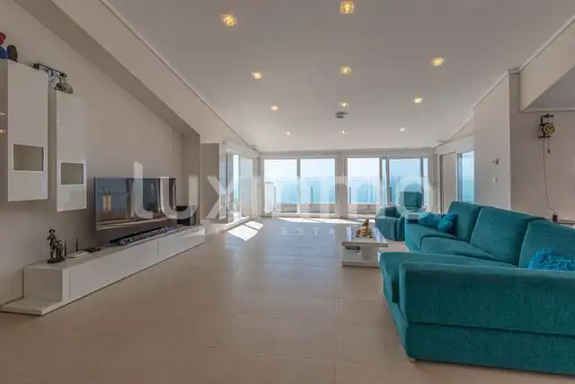 Wohnzimmer von Dachboden zum Verkauf in Altea mit Klimaanlage, Heizung und Privatgarten