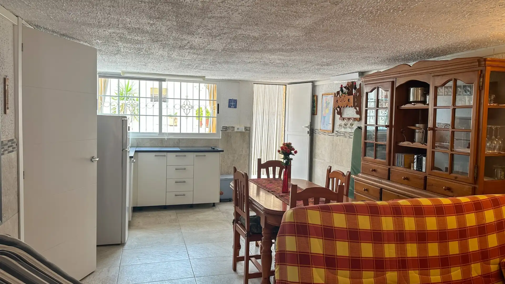 Cuina de Casa adosada en venda en Orihuela amb Jardí privat, Terrassa i Traster