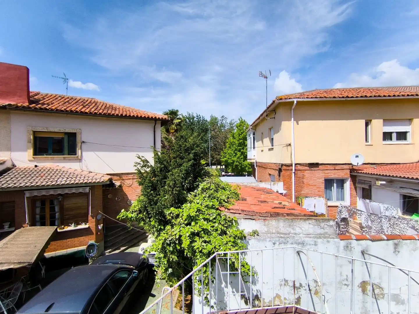 Vista exterior de Casa o xalet en venda en Palencia amb Calefacció, Jardí privat i Parquet