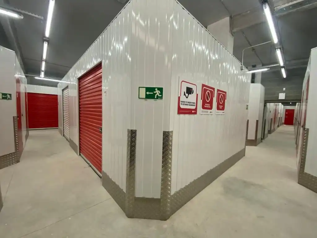 Commercial properties for rent in Cornellà de Llobregat  with Alarm