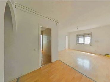 Penthouse with garden for sale in de Milà i Fontanals 22