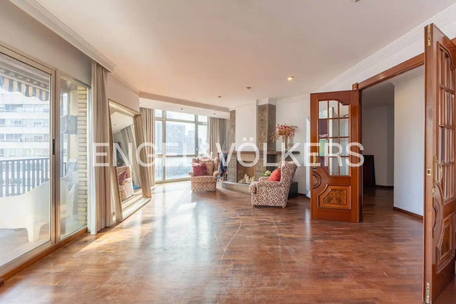 Living room of Flat for sale in  Valencia Capital  with Air Conditioner, Heating and Parquet flooring
