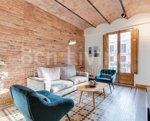 Living room of Flat to rent in  Barcelona Capital  with Air Conditioner, Heating and Parquet flooring