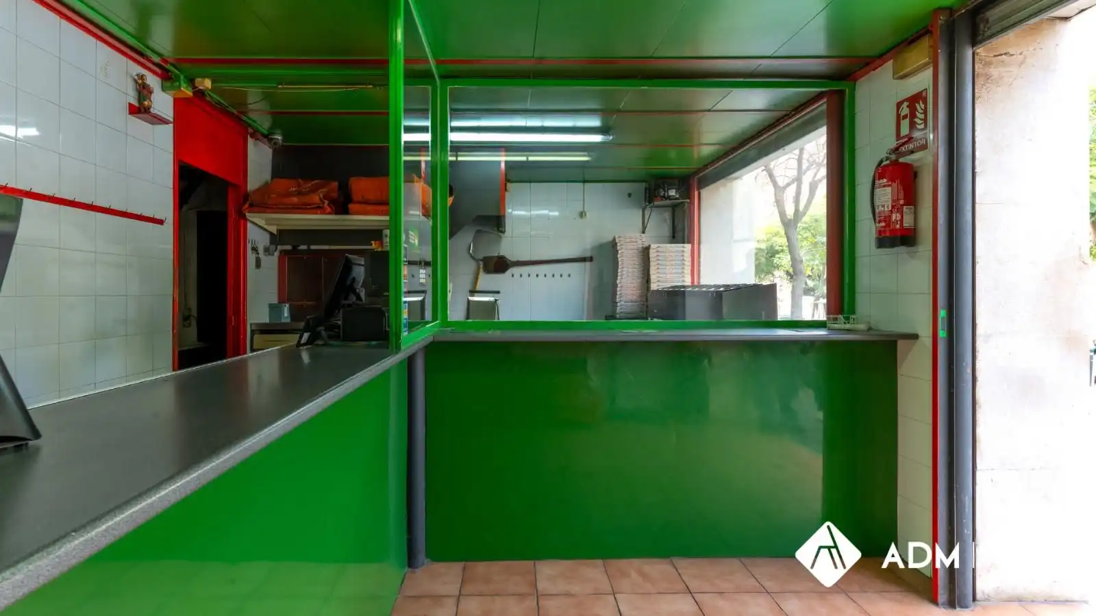 Local comercial en venta en Cronista Sesse, imagen 5