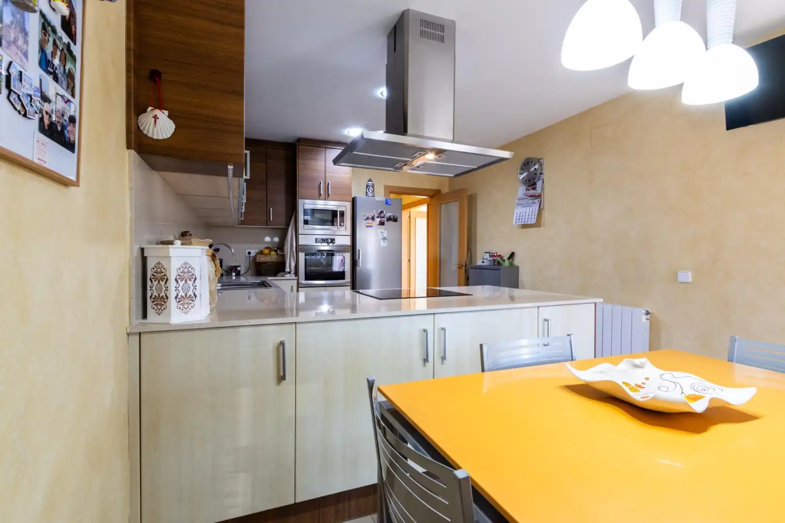 Cuina de Casa adosada en venda en Castellar del Vallès amb Aire condicionat, Calefacció i Terrassa