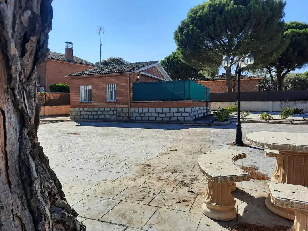 Jardí de Casa o xalet en venda en Escalona amb Aire condicionat, Calefacció i Jardí privat