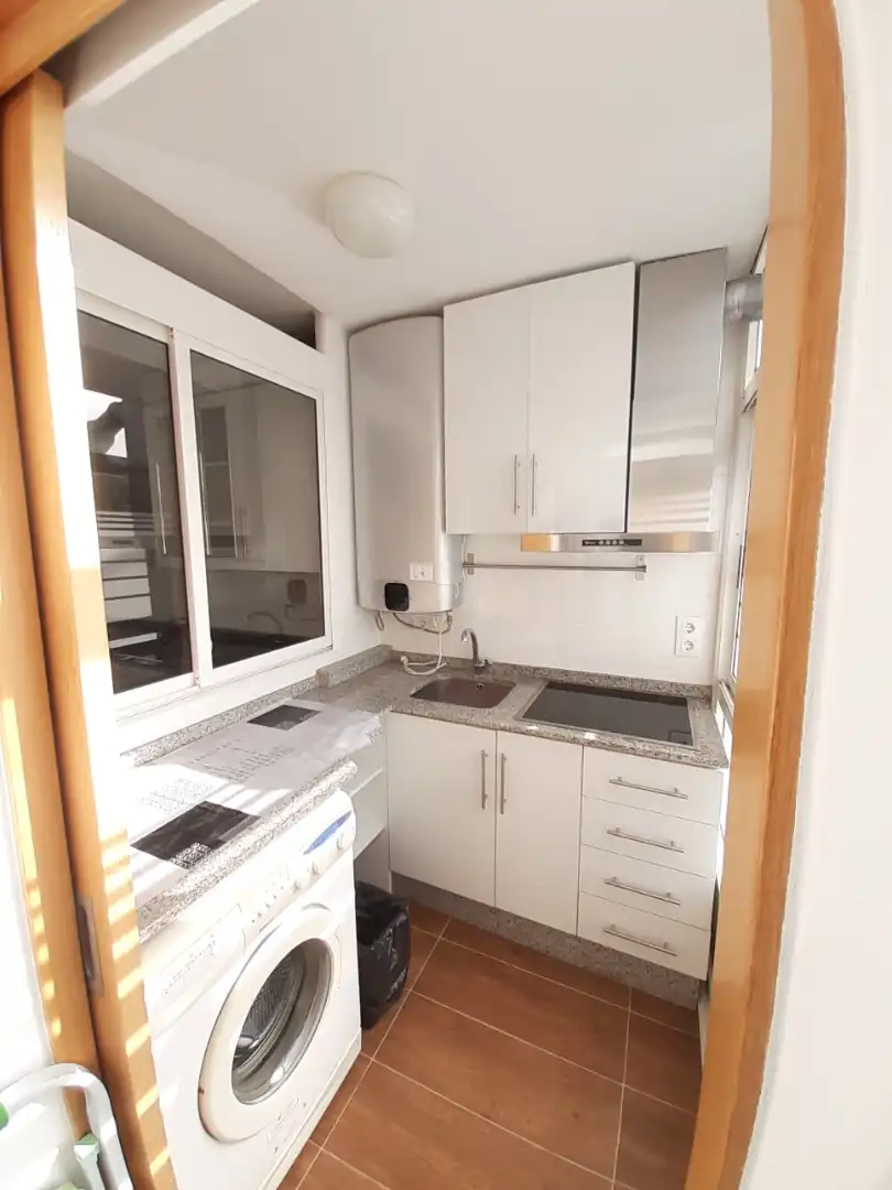 Kitchen of Flat for rent in Santiago de Compostela   with Heating, Furnished and Oven