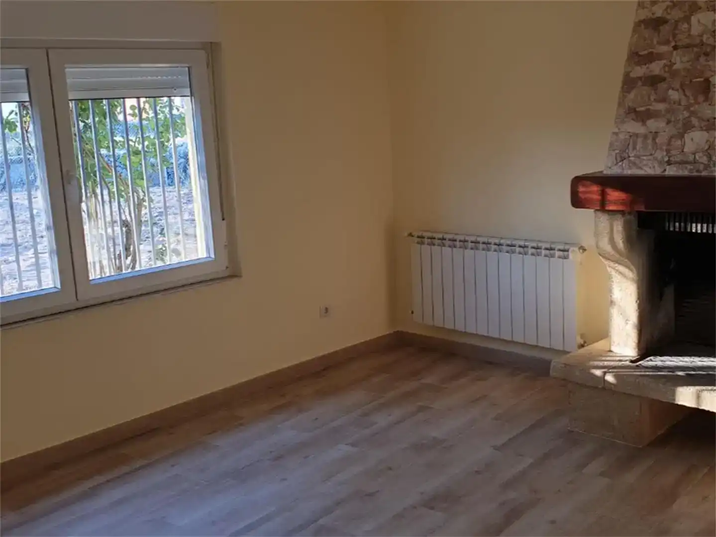 Habitación de Casa o chalet en venta en Bermillo de Sayago con Jardín privado, Trastero y Piscina