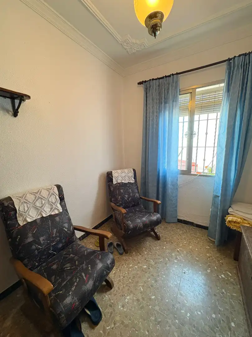 Habitación de Casa adosada en venta en Carmona con Aire acondicionado, Terraza y Amueblado