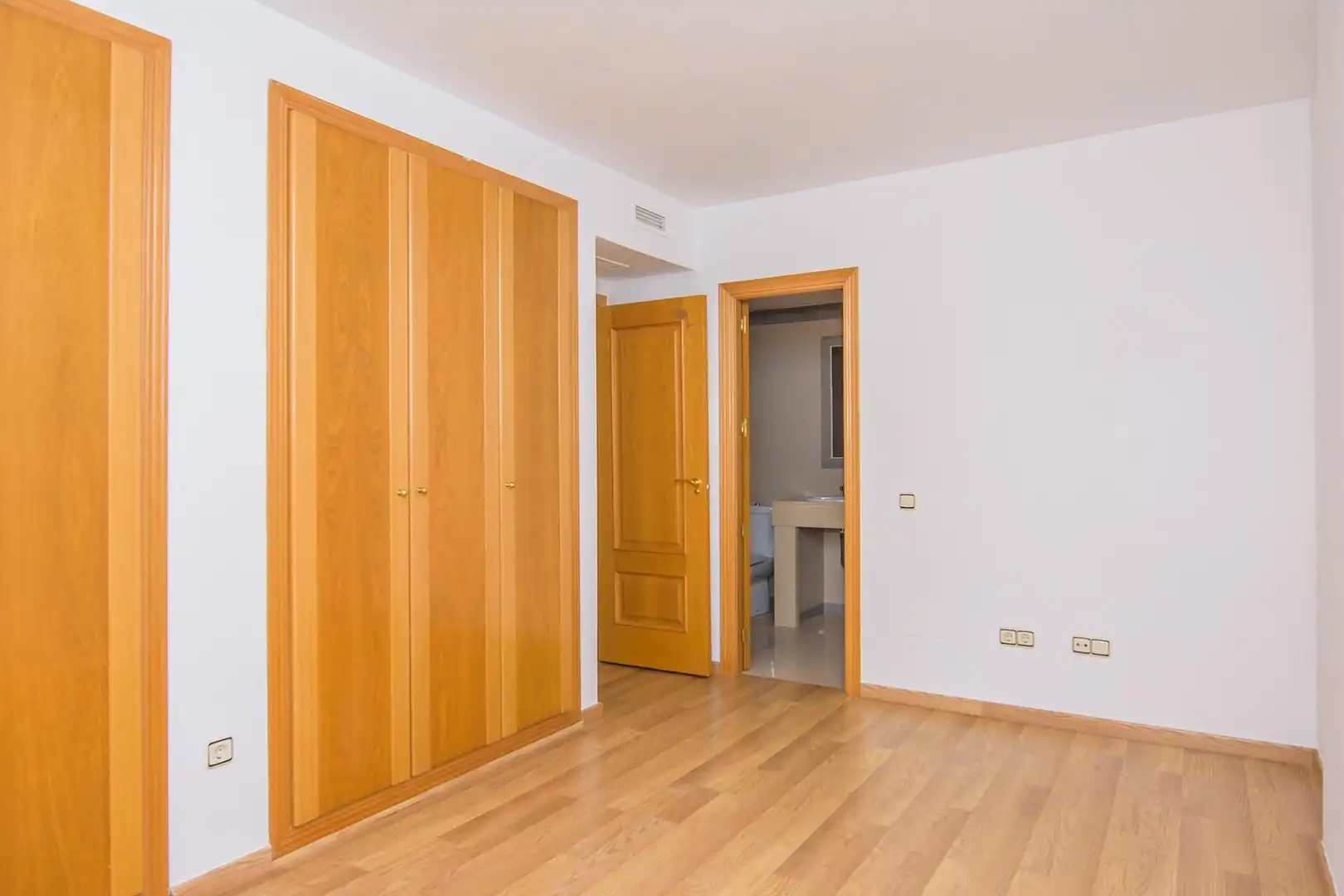 Habitación de Piso en venta en Carboneras con Balcón y Piscina comunitaria