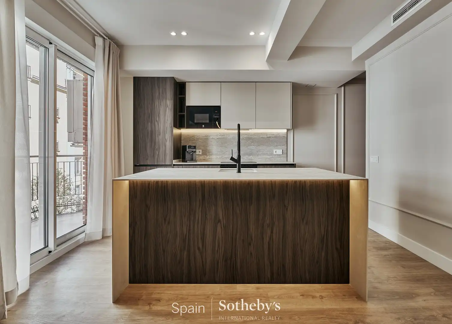 Cuina de Apartament en venda en Madrid amb Aire condicionat, Calefacció i Terrassa