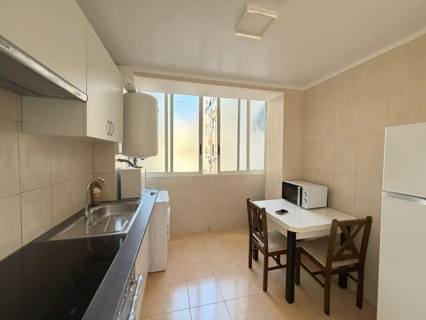 Cuina de Pis de lloguer en Alicante / Alacant amb Jardí privat, Terrassa i Balcó