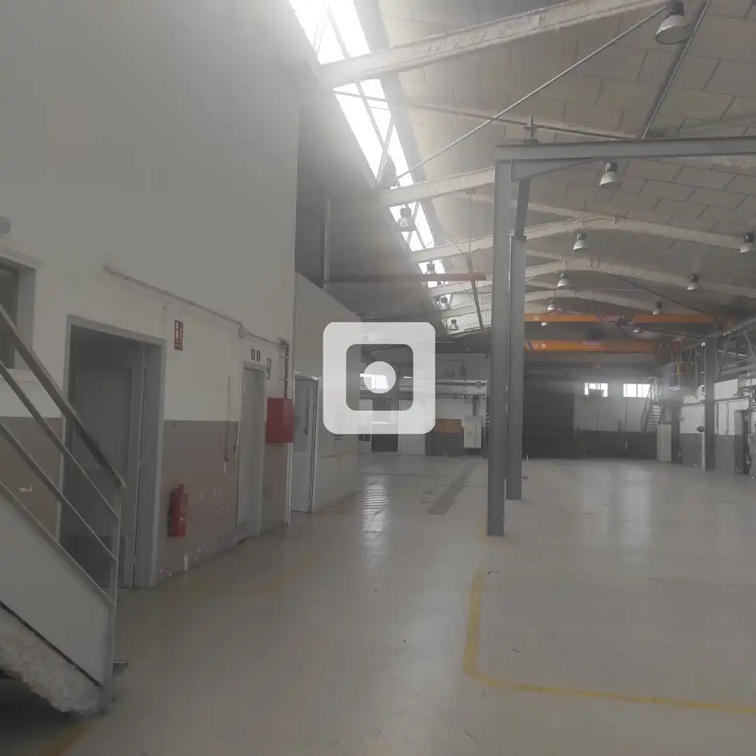 Industrial buildings for rent in de les Cosidores, Egara