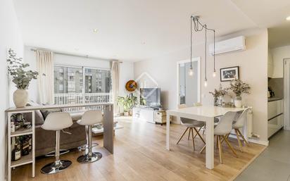 Living room of Flat for sale in  Barcelona Capital  with Air Conditioner, Heating and Parquet flooring