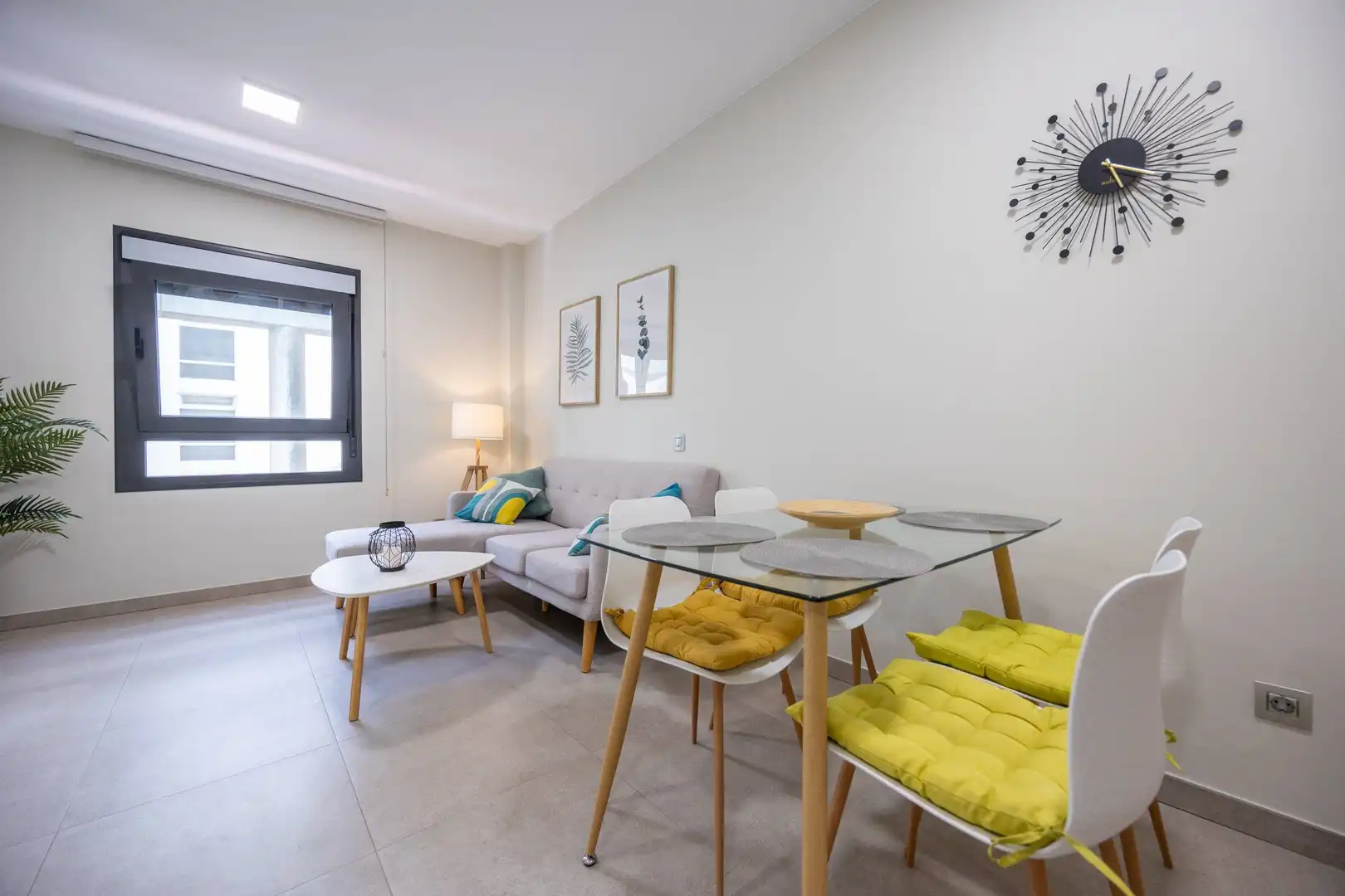 Sala d'estar de Pis de lloguer en Las Palmas de Gran Canaria amb Moblat