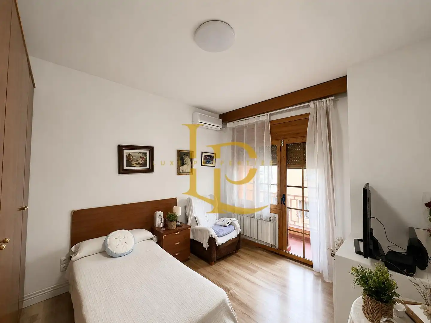 Dormitori de Dúplex en venda en Cerdanyola del Vallès amb Aire condicionat, Calefacció i Terrassa