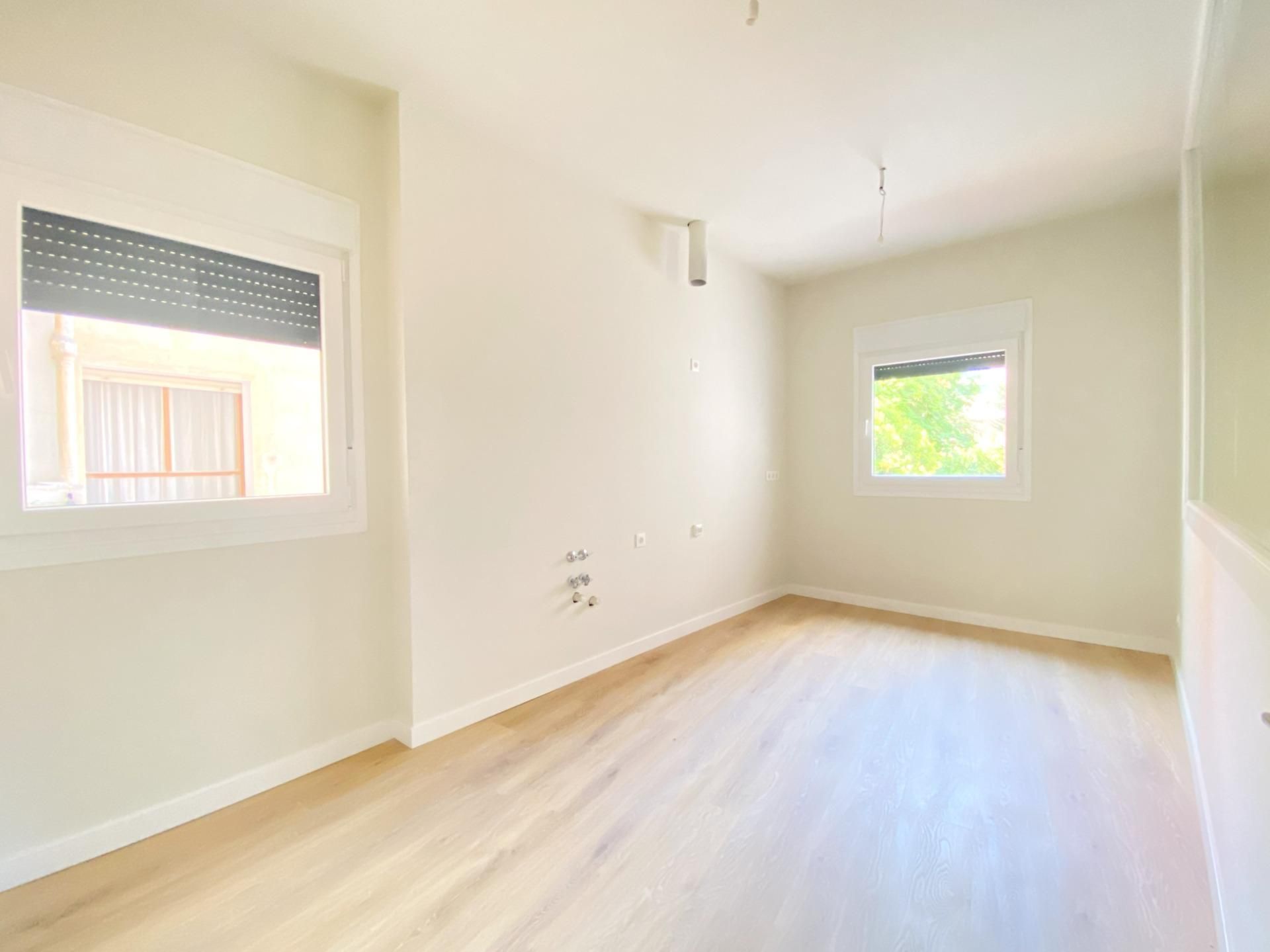 Pis en venda a Calle LEOPOLDO CANO, Centro