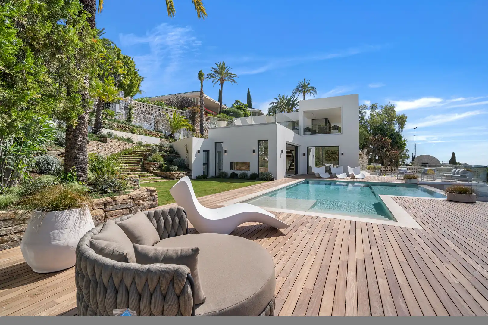 Casa con piscina en venta en Río Real - Los Monteros