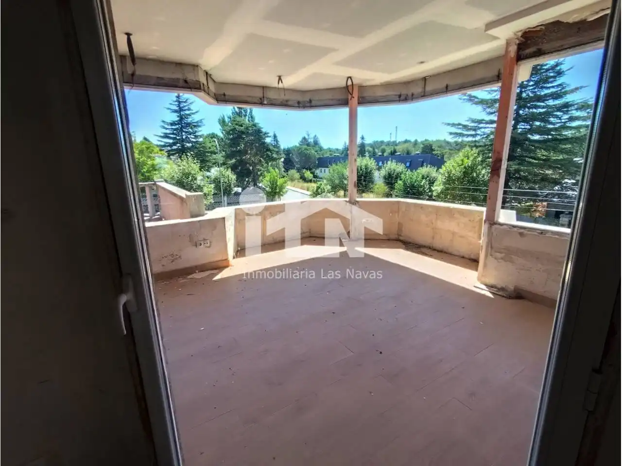 Terrassa de Casa o xalet en venda en Las Navas del Marqués  amb Calefacció, Jardí privat i Terrassa