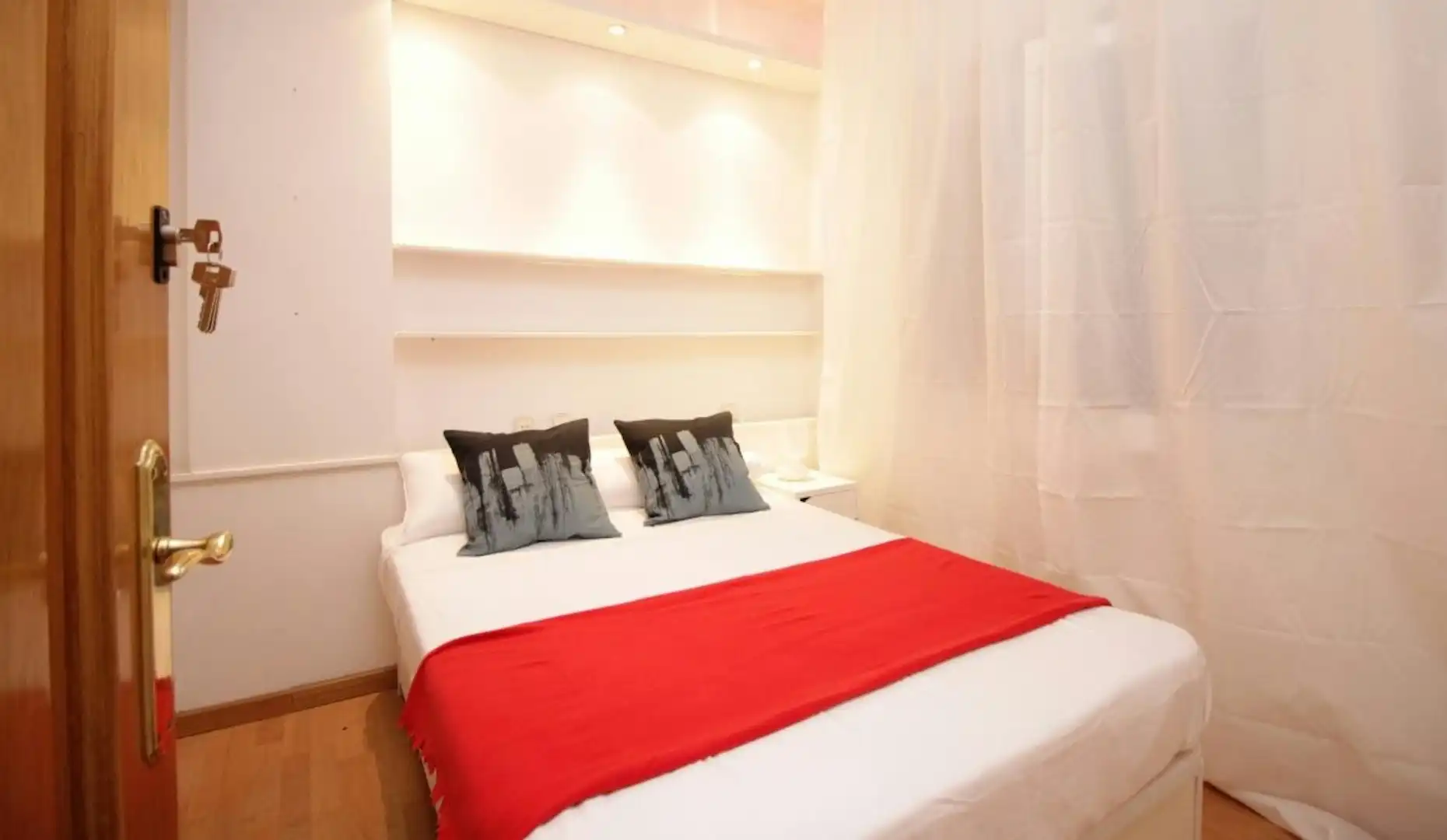 Bedroom of Flat for share in Barcelona  with Furnished and Washing machine