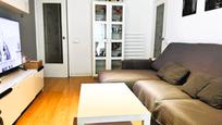 Sala d'estar de Pis en venda en L'Hospitalet de Llobregat amb Balcó