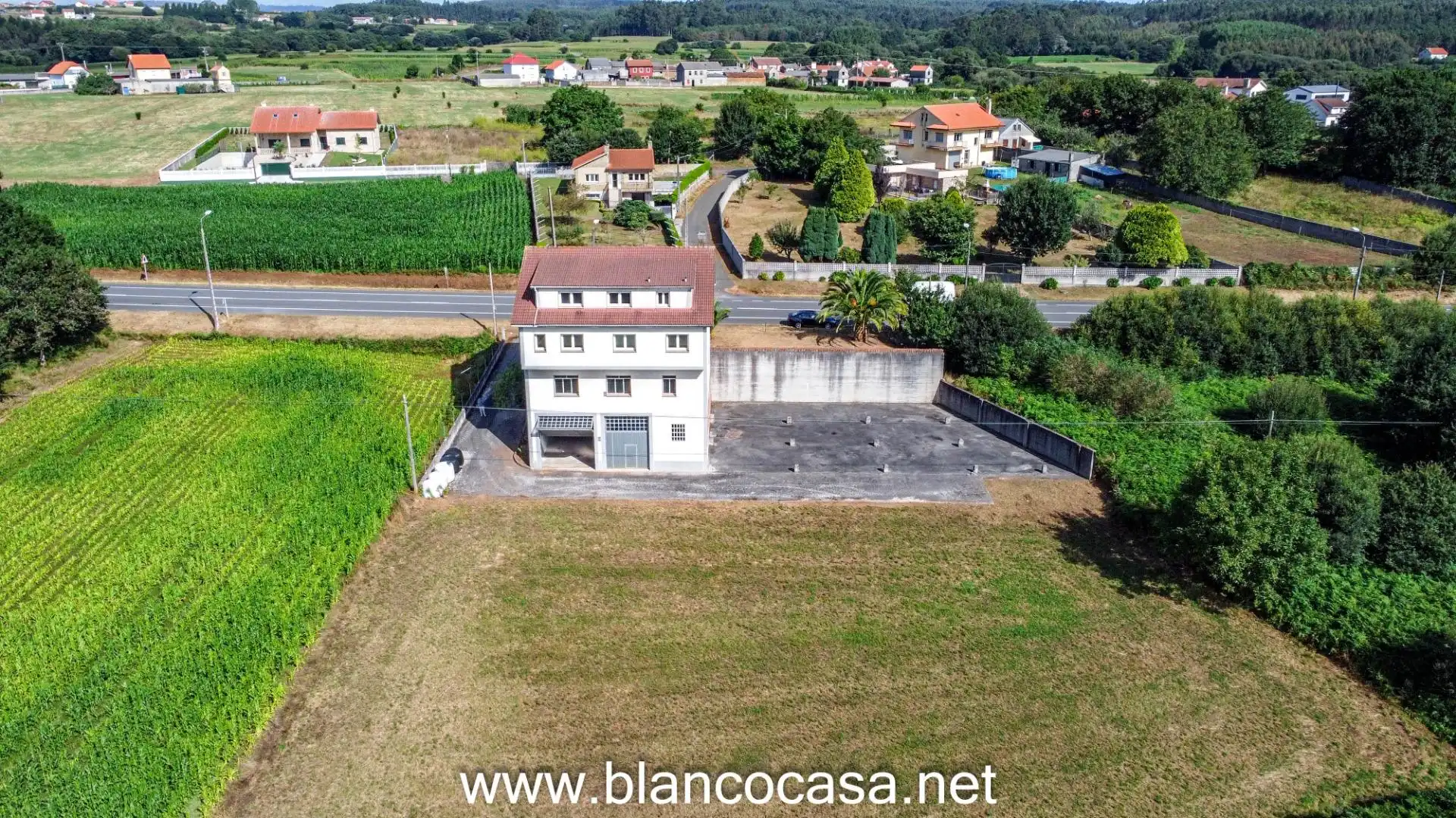 Casa o chalet en venta en Carballo con Calefacción, Jardín privado y Trastero