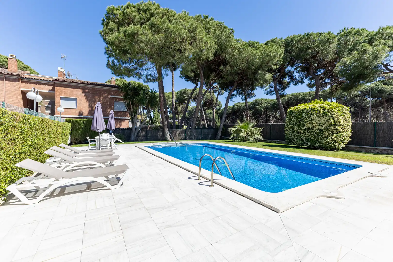 Swimming pool of Flat for sale in Gavà  with Air Conditioner, Heating and Parquet flooring