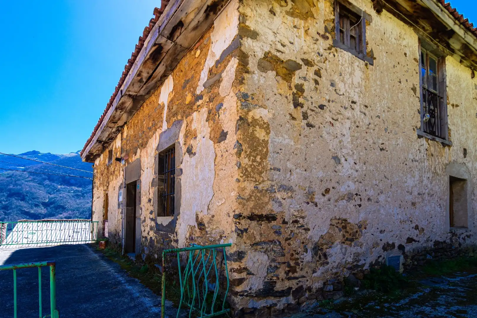 Exterior view of Houses for sale in Vega de Liébana  with Terrace
