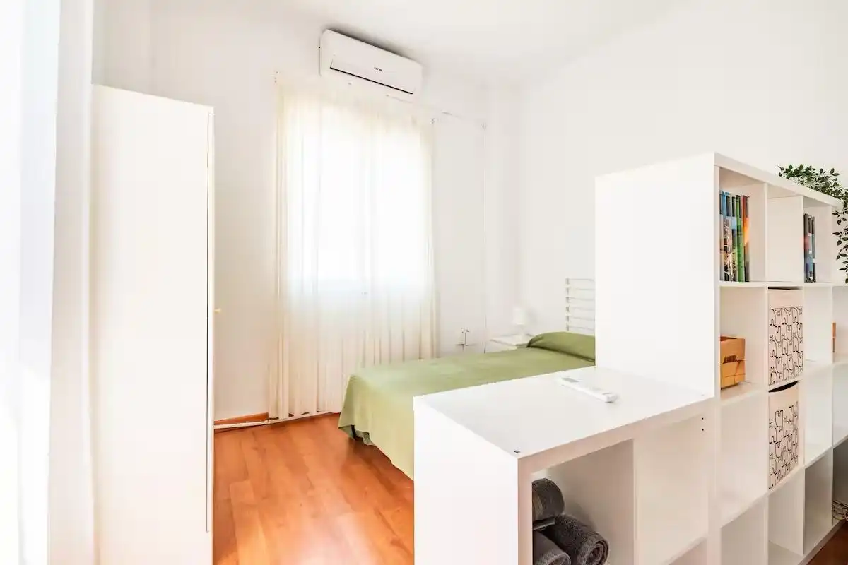 Habitación de Apartamento en venta en Espartinas con Aire acondicionado